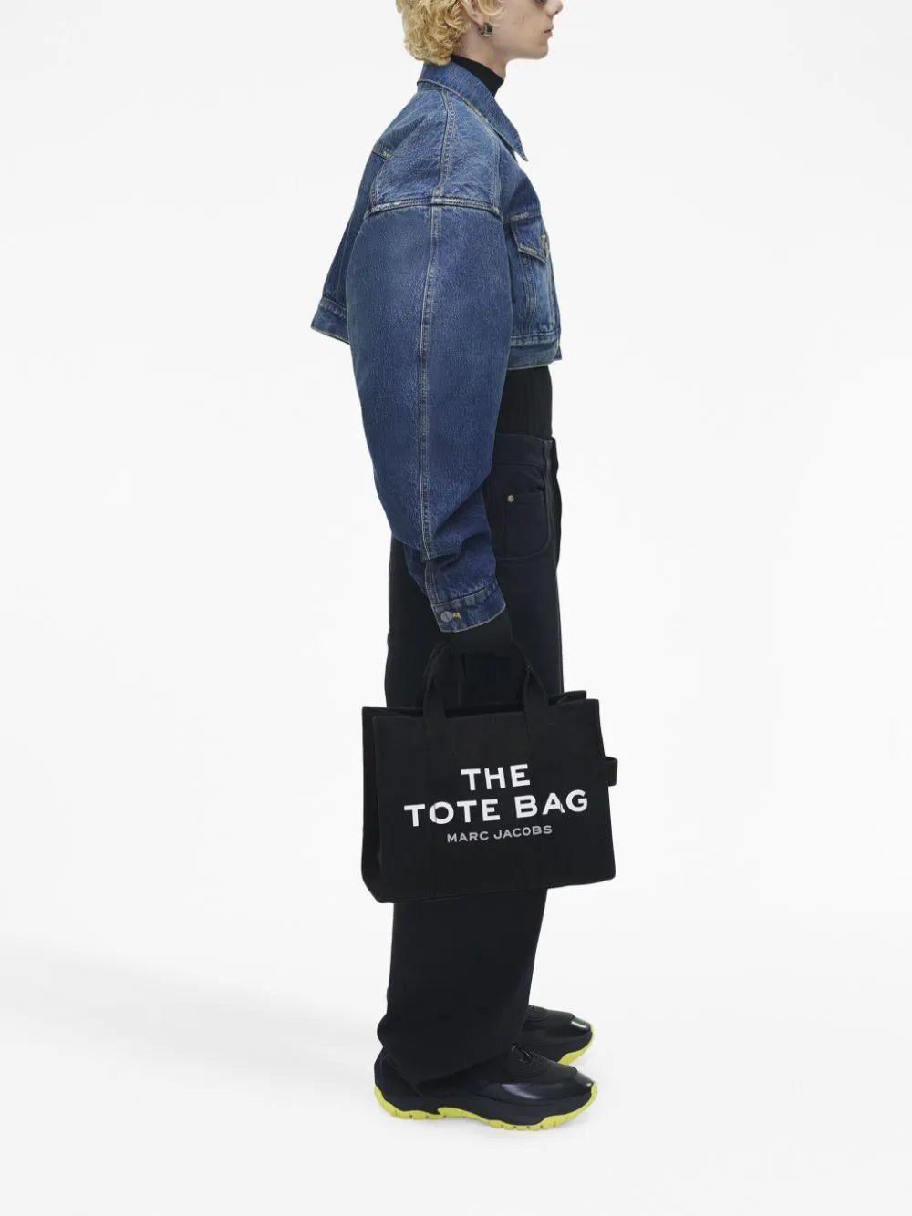 M0016161001BLACK