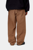 Carica l'immagine nel visualizzatore della galleria, Pantaloni CARHARTT WIP Marrone
