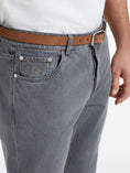 Carica l'immagine nel visualizzatore della galleria, Jeans con gamba affusolata

