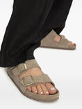 Carica l'immagine nel visualizzatore della galleria, BIRKENSTOCK 1018443ARIZONA EXQTAUPE
