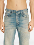 Load image into Gallery viewer, Jeans con effetto schiarito D-Macs 
