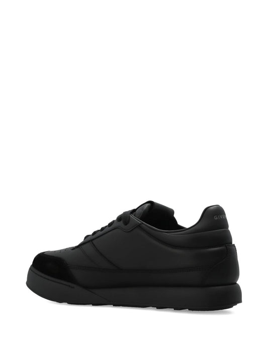 Sneakers Yard 