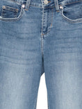 Load image into Gallery viewer, Jeans svasati con logo 
