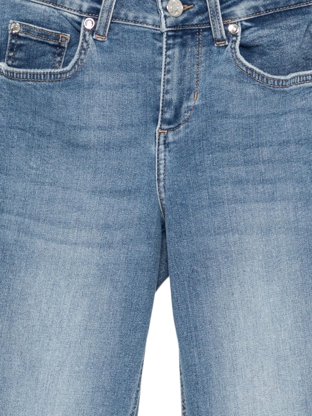 Jeans svasati con logo 