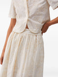 Load image into Gallery viewer, LIU*JO white WA6455T472AP9417NATURAL FLOWER SEQUI
