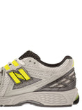 Carica l'immagine nel visualizzatore della galleria, NEW BALANCE U190652HLIGHT SILVER
