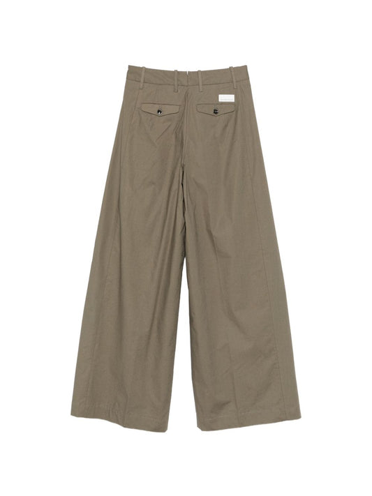 NINE:IN THE: MORNING 9SS26PE99PETRAOLIVA