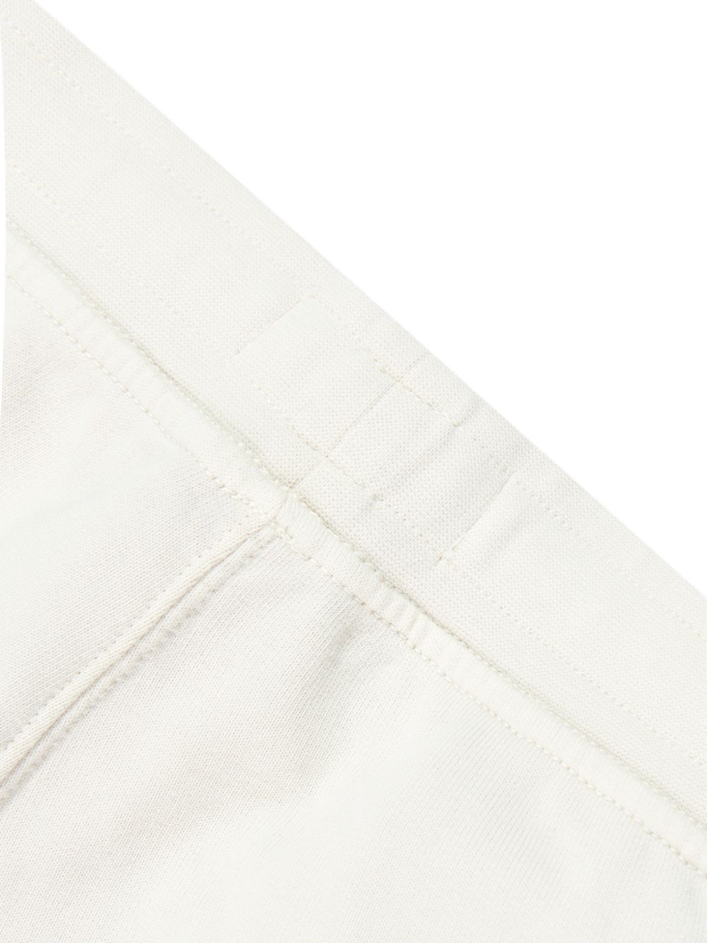 Shorts con tasca applicata 