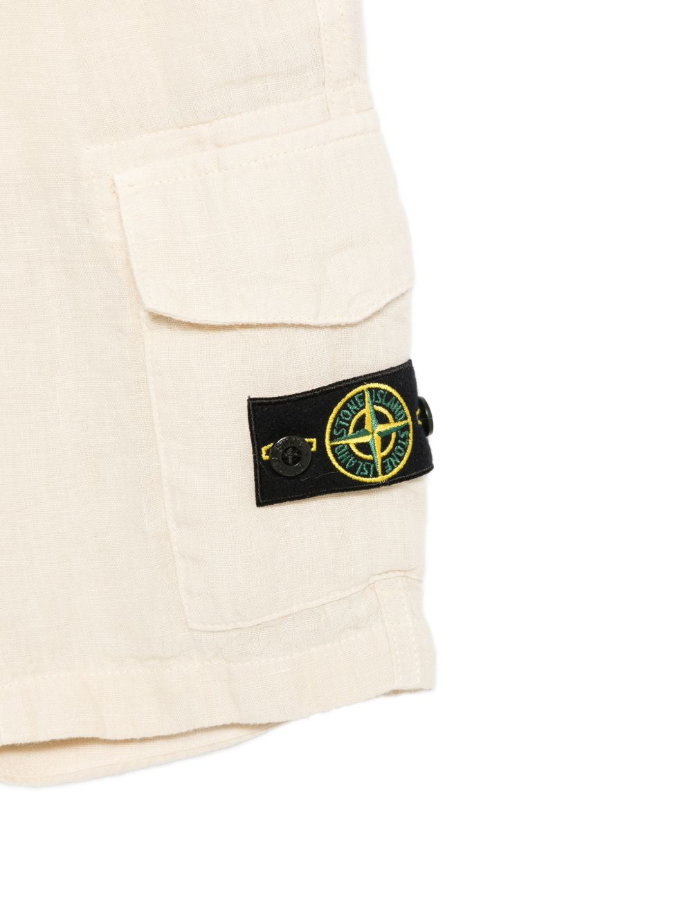 Shorts con applicazione 