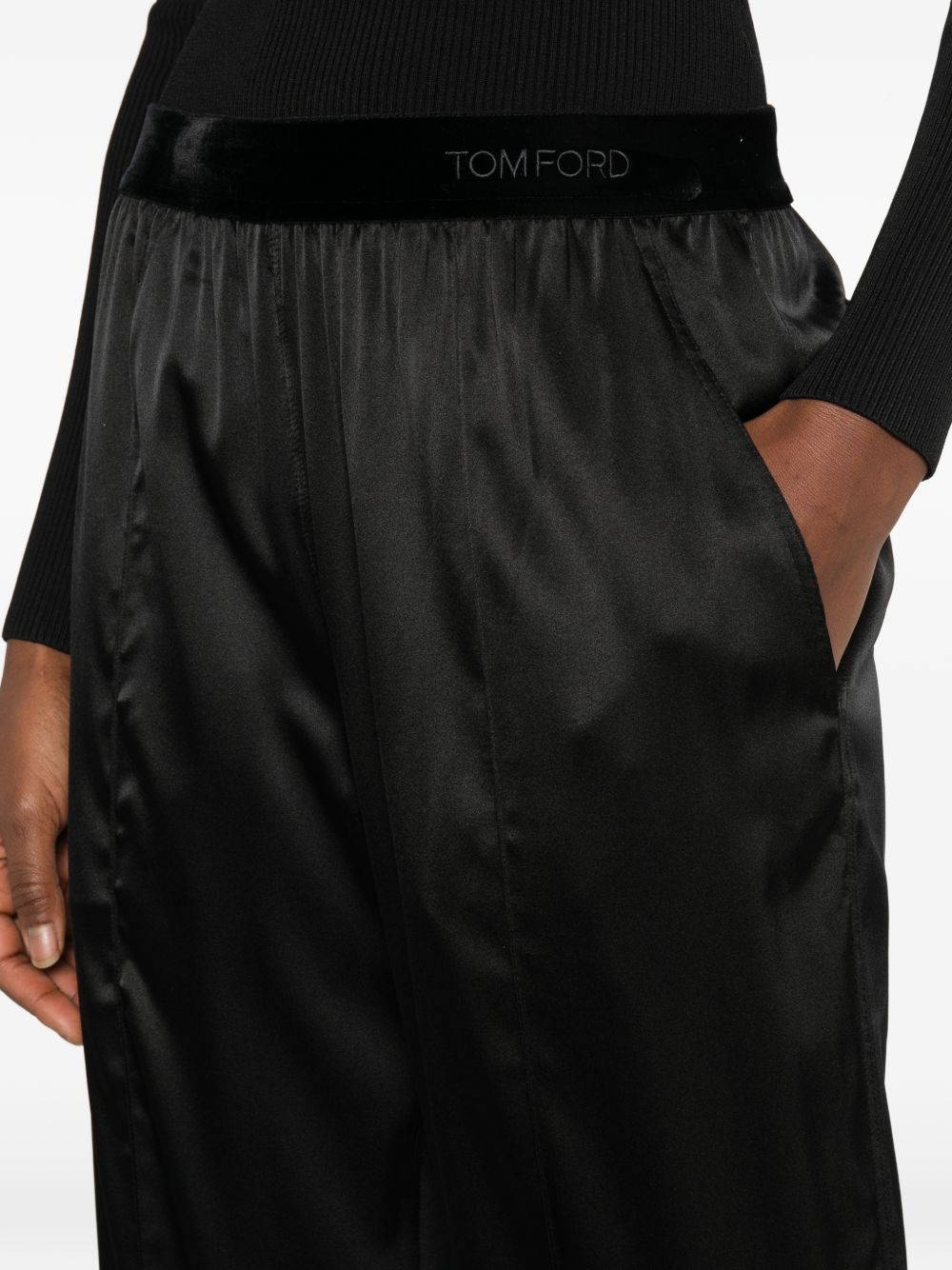 Pantaloni in raso 
