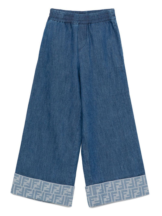 Jeans con ricamo 
