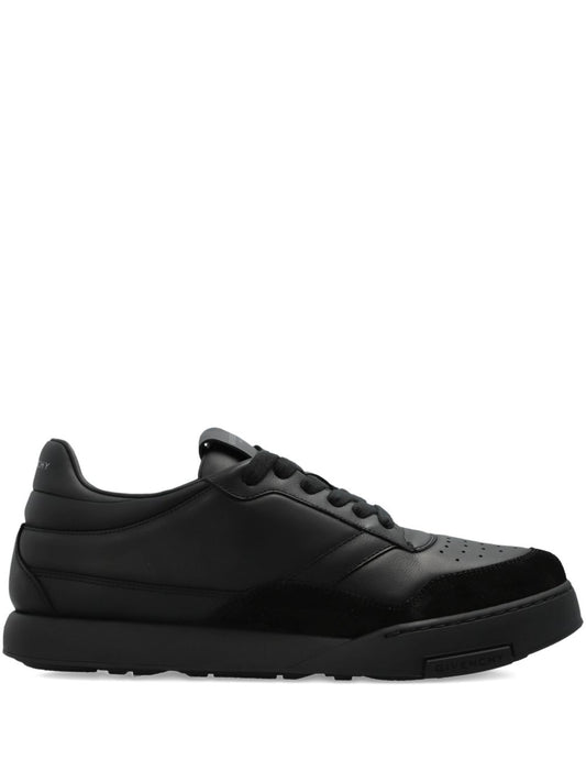 Sneakers Yard 