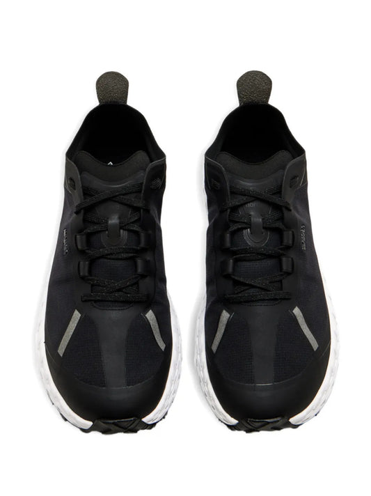 Sneakers con lacci 