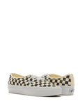 Carica l'immagine nel visualizzatore della galleria, VANS VN000CQA2BO1BLACK/OFF WHITE
