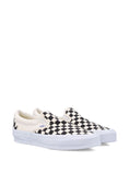 Carica l'immagine nel visualizzatore della galleria, VANS VN000CSE2BO1BLACK/OFF WHITE
