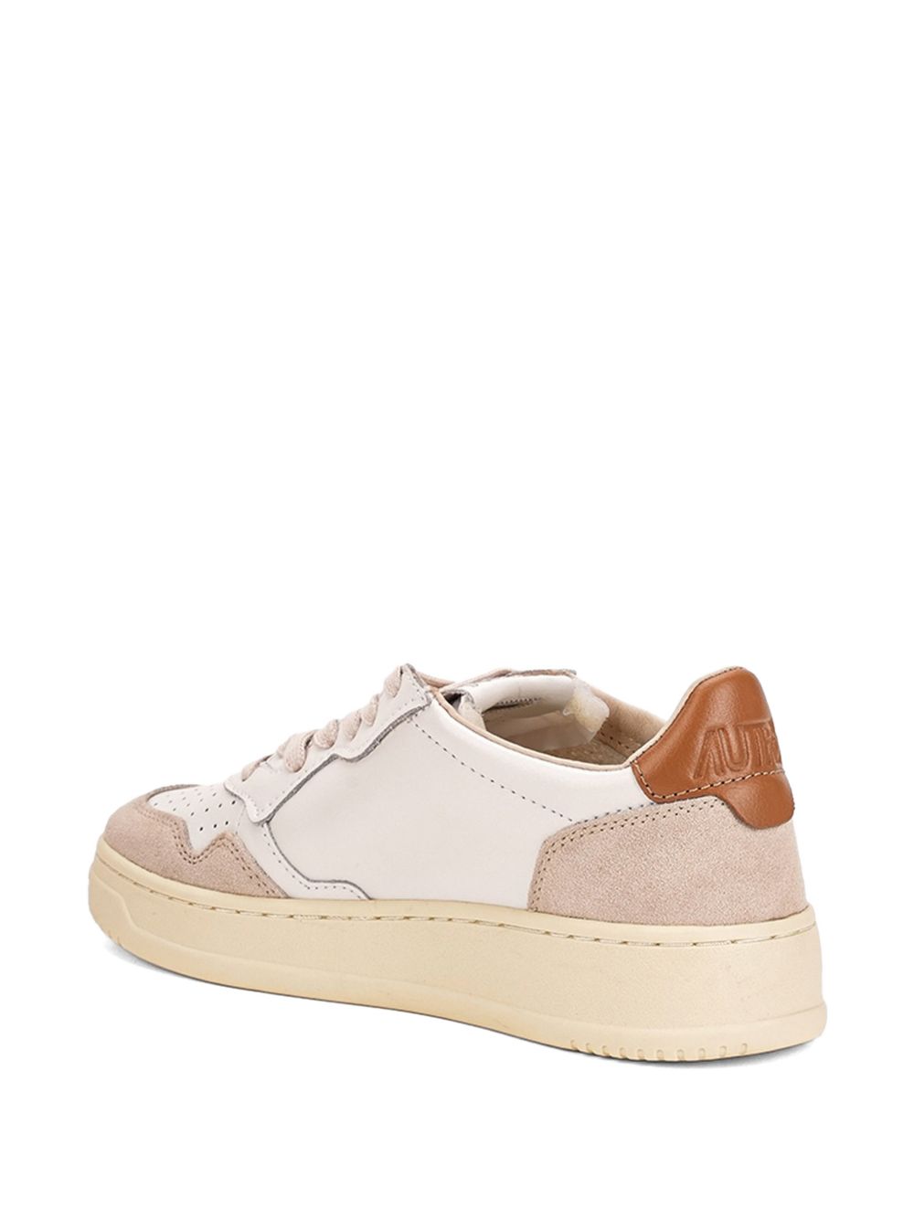 Sneakers con inserti traforati 