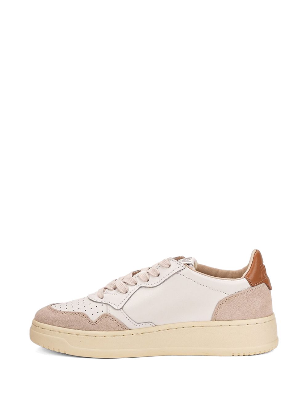 Sneakers con inserti traforati 