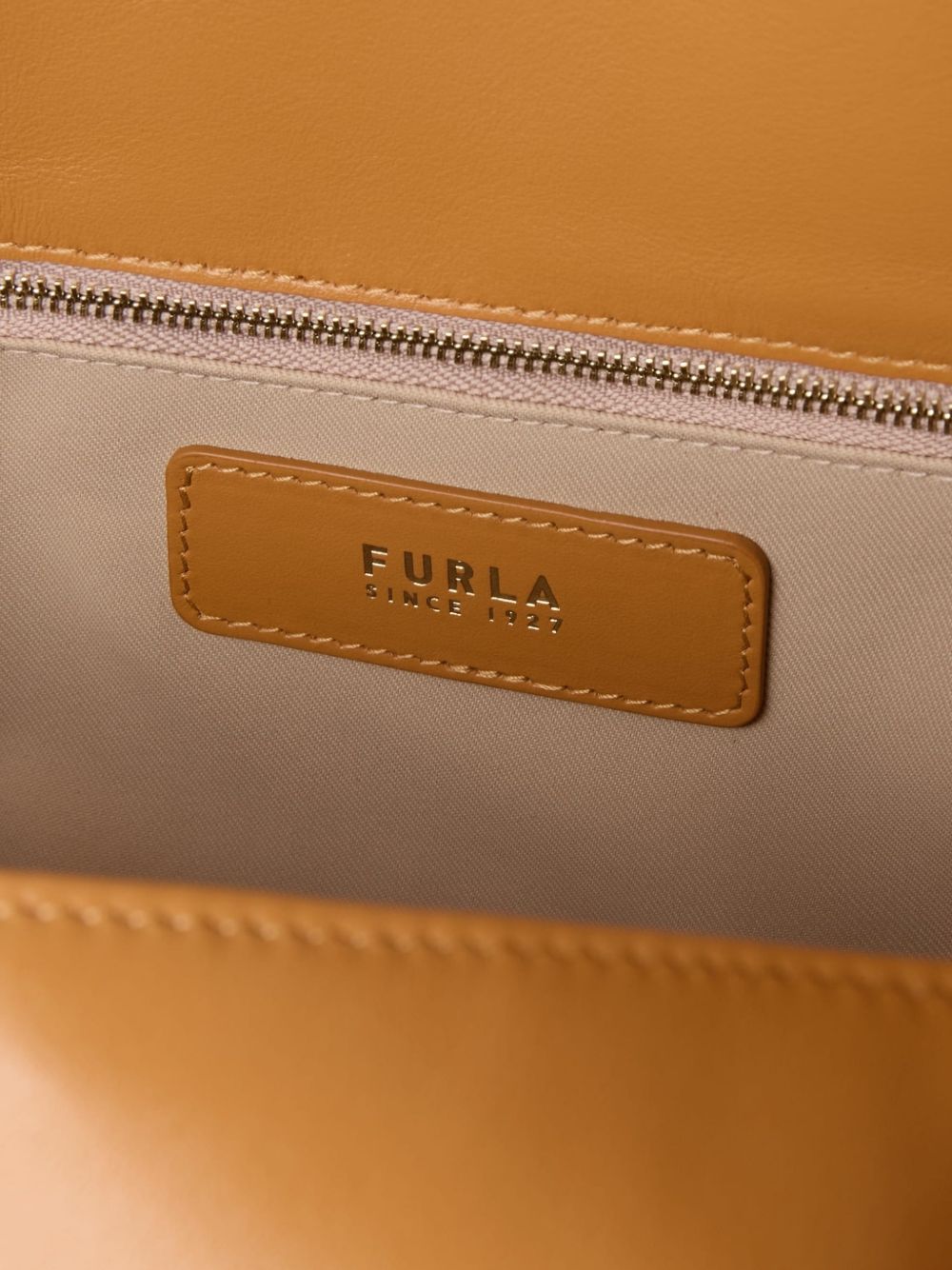 WB02110*BX41844904S FURLA