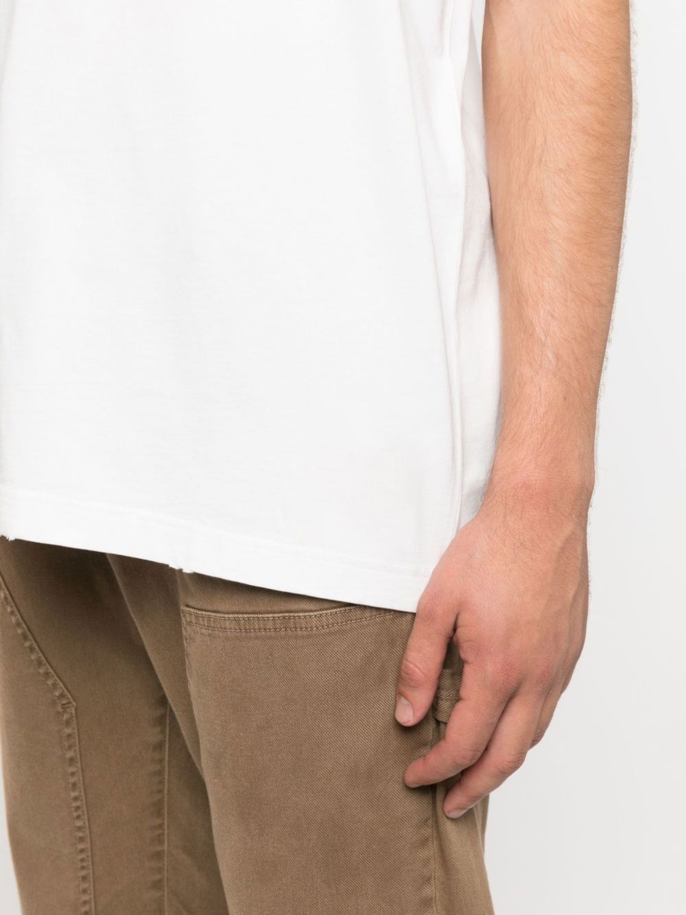 T-shirt con logo ricamato 