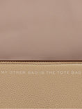 Carica l'immagine nel visualizzatore della galleria, 2S4SMN080S02230CAMEL MARC JACOBS
