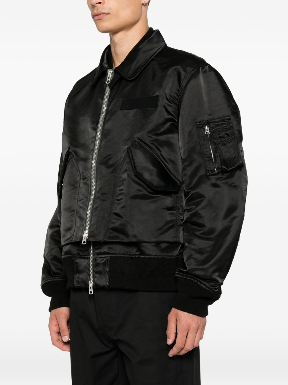 26-04039M001BLACK SACAI