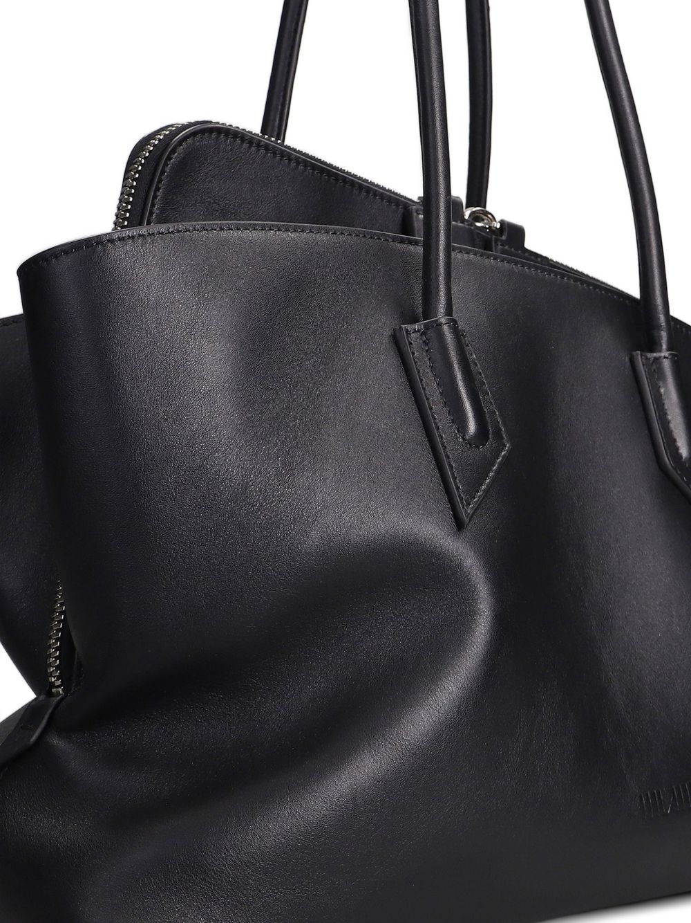 ''La Passeggiata Medium'' black top handle 