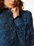 Load image into Gallery viewer, 262TT341014140PYTHON BLUE VIOLET/BLACK TWINSET
