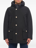 Load image into Gallery viewer, CFWOOU0483MBUT0001BLK WOOLRICH
