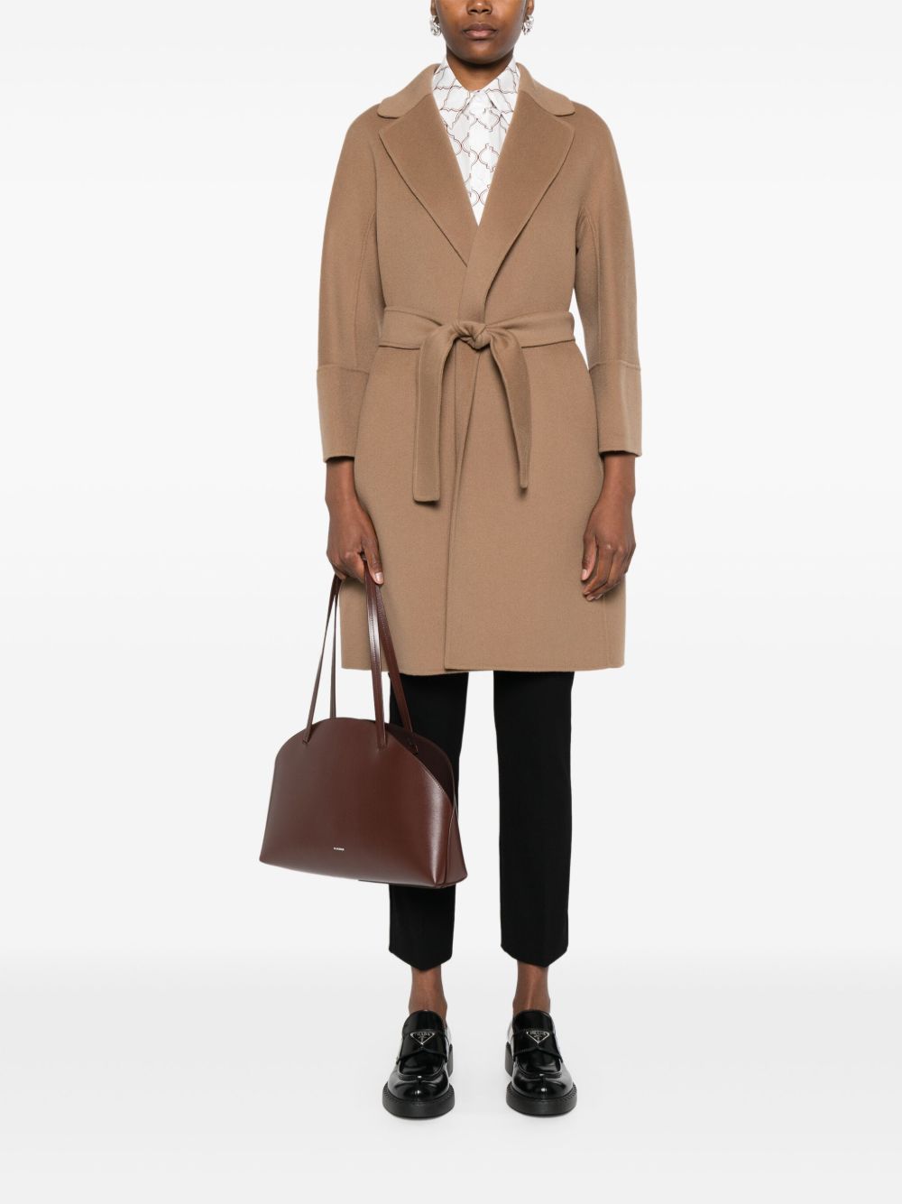 Cappotto ampio in lana vergine 