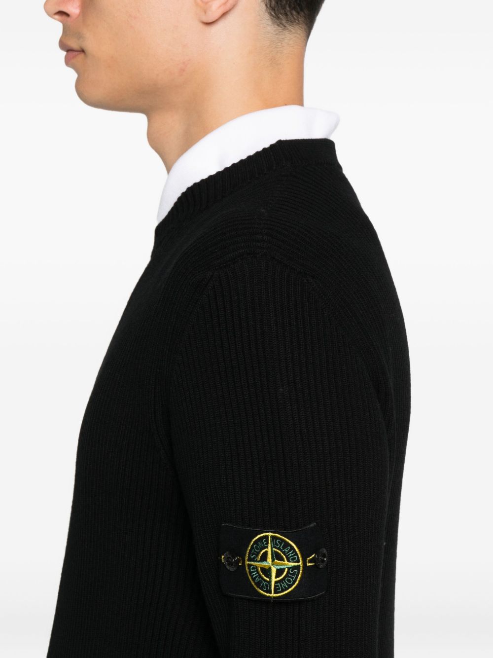 Maglione a coste con applicazione 