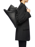 Carica l'immagine nel visualizzatore della galleria, ''La Passeggiata Medium'' black top handle 
