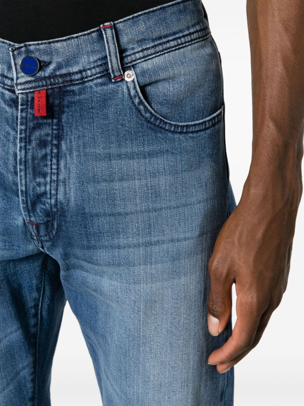 Straight jeans with patch