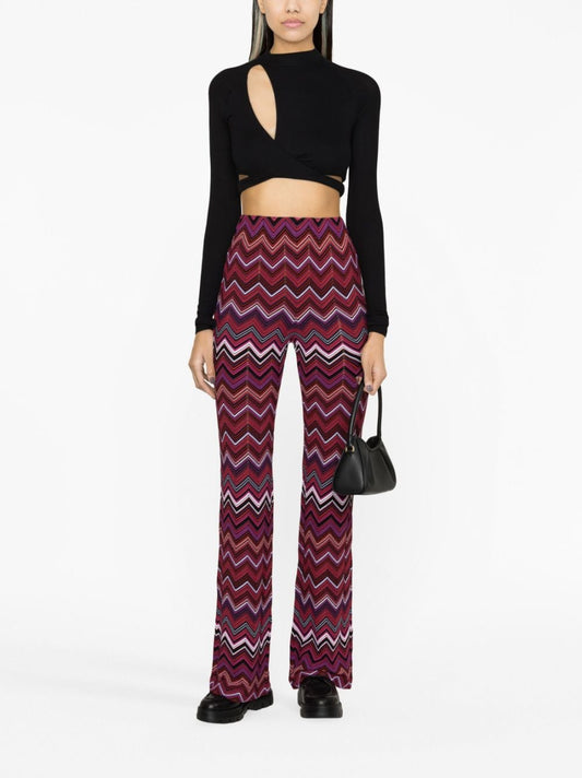 Trousers with zigzag print