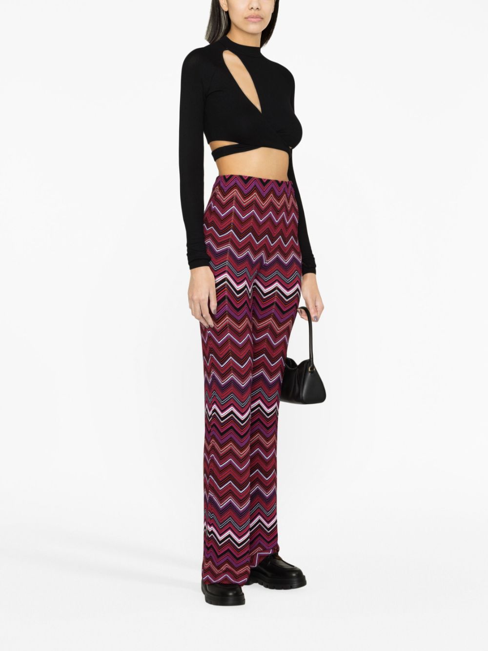Trousers with zigzag print