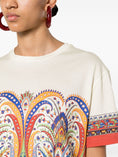 Load image into Gallery viewer, T-shirt con stampa paisley
